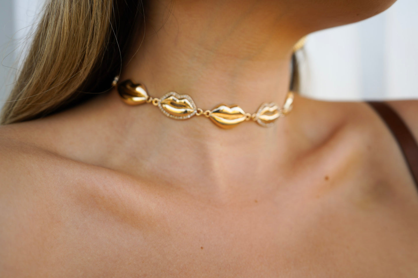Choker Kiss of Gold