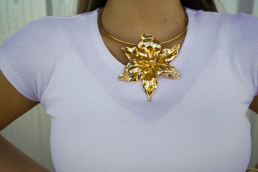 Collar Flor Dorada